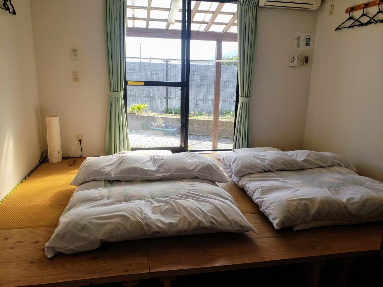 Yakushima Youth Hostel Buitenkant foto